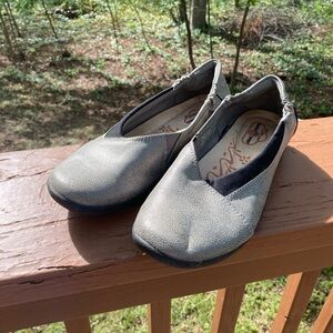 Earth Spirit silver flat shoes